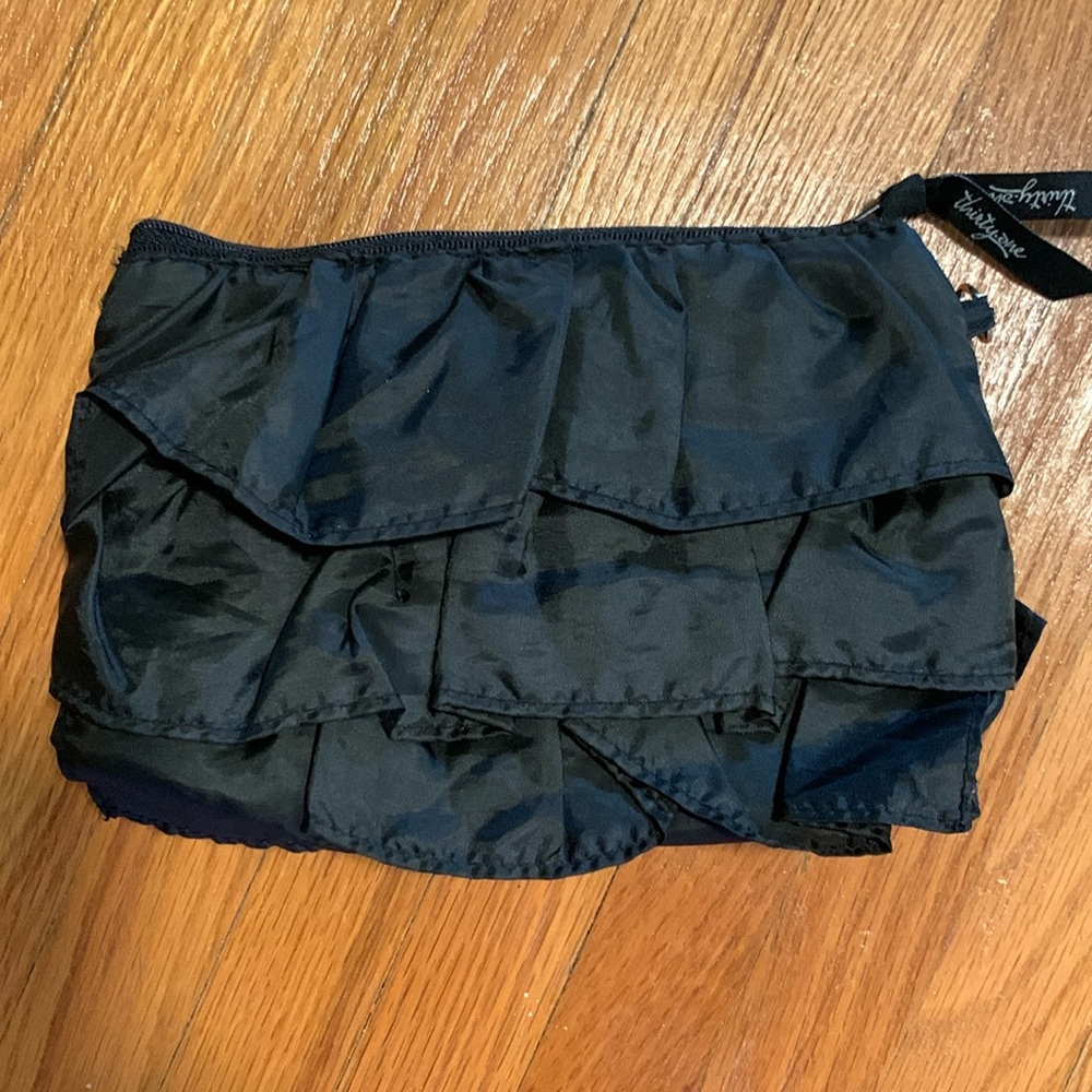 Black clutch